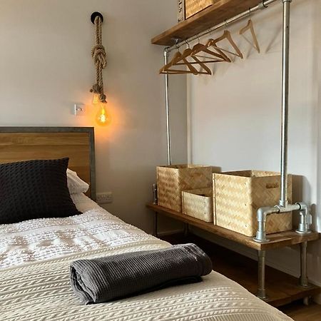 Bed and Breakfast Fig Tree House Лимингтон Экстерьер фото